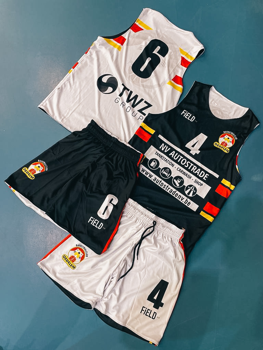 Basketbalshirts met sponsors